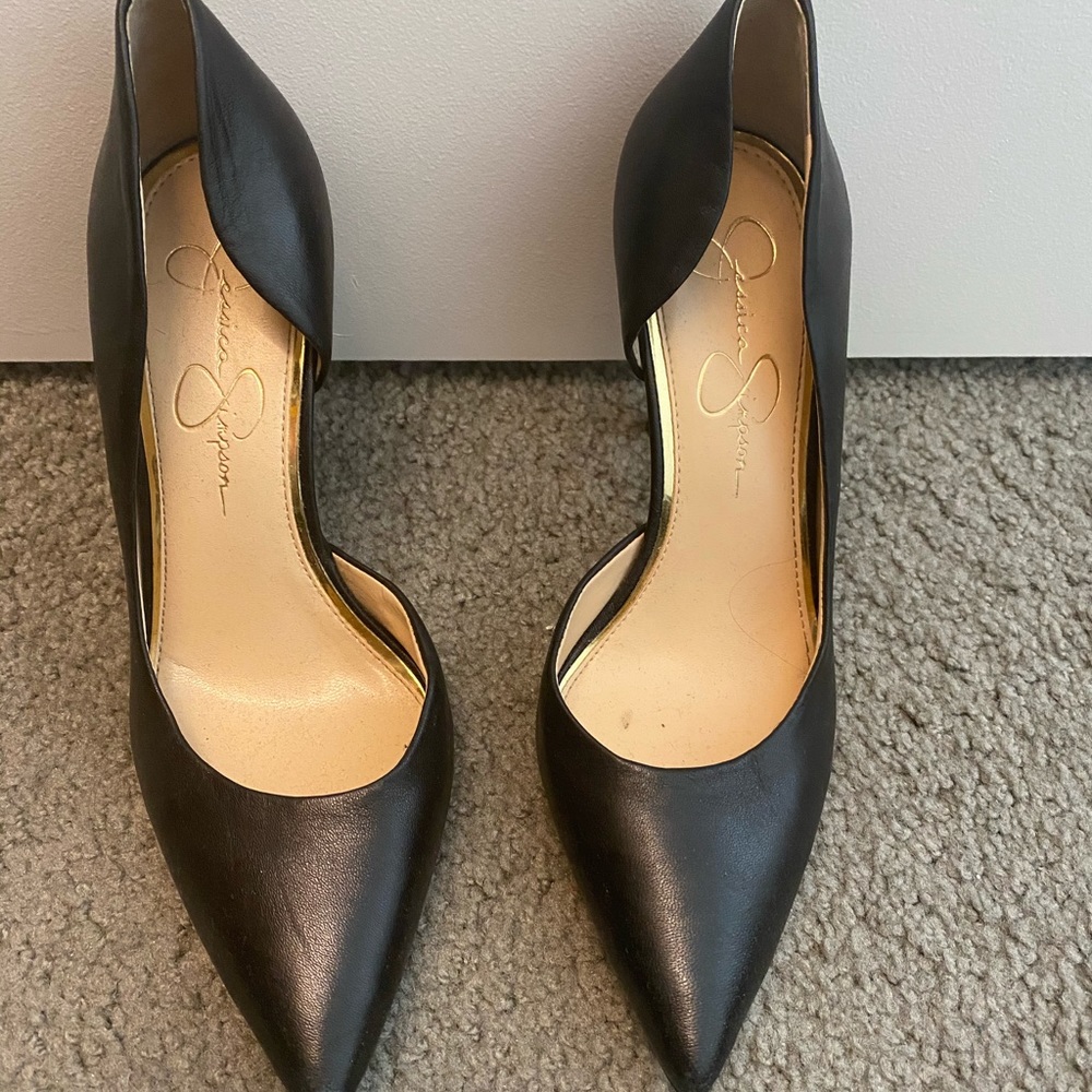Jessica Simpson leather pumps